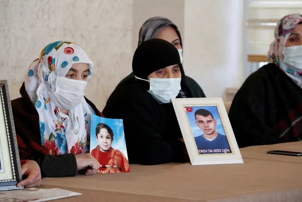 Bakan Soylu Gara'ya giden HDP'liyi açıkladı evlat nöbetindeki ailelerden Taşdemir'e tepki geldi - 4