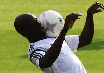 Demba Ba sahalara dönüyor