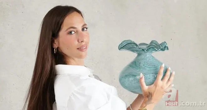 "Her şey bir hayalle başladı" demişti! Zehra Çilingiroğlu annesi Hülya Avşar'ı gururlandırdı 1