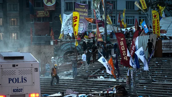 CHP fondaşı Fatih Portakal Kızıl Soros Osman Kavala’ya sahip çıkıp hükümeti tehdit etti: Bunların hesabı sorulacak!