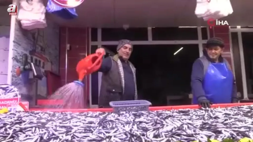 Hamsinin kilosu 150 liraya düştü