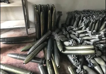 Afrin'de YPG'nin silah deposu ele geçirildi
