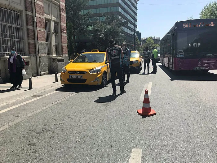 Şişli'de taksilerde koronavirüs denetimi - 2