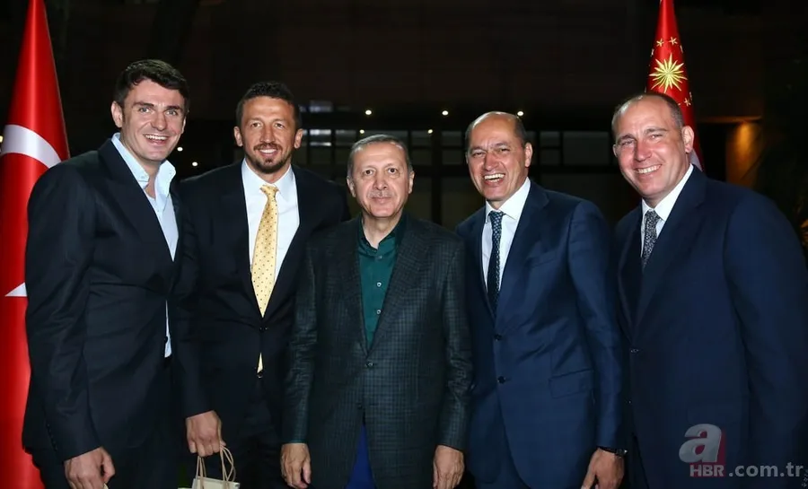 Cumhurbaşkanı sanatçılara ve sporculara iftar yemeği verdi 5