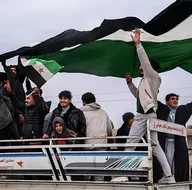 Suriyelilerden temizlik kutlaması! YPG çöktü: Rejim asıl şimdi düştü