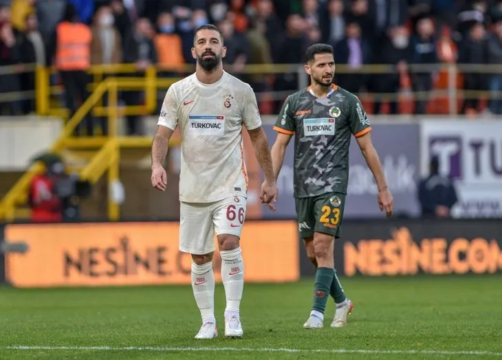 Galatasaray’da Arda Turan kadro dışı bırakıldı iddiası! Fatih Terim ile fotoğraf çektirmişti...