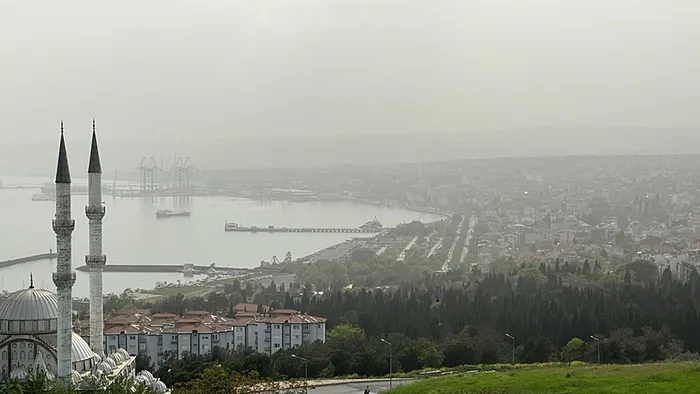 tekirdagda-toz-tasinimi-etkili-oluyor-1714059243779.jpg