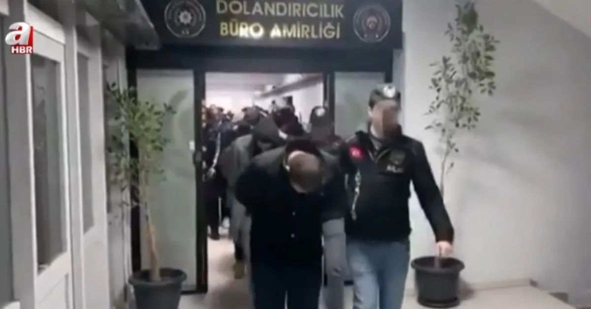 İzmir merkezli 13 ilde hücre-7 operasyonu!