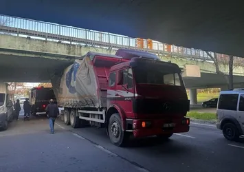 Alt geçitten geçerken sıkışıp kaldı! Yer: Bakırköy