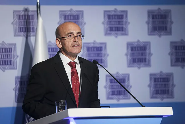 Bakan Şimşek’ten OVP değerlendirmesi: Yatırımlara ve ihracata çok güçlü destek vereceğiz! Maaş düzenlemesinde yeni dönem