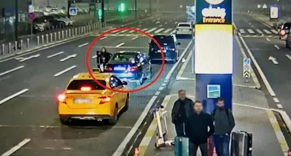 unlu-ciftin-16-yasindaki-oglu-timur-cihantimur-porsche-ile-5-kisiyi-ezdi-annesiyle-birlikte-misira-kacti-1709641615378.jpeg Ünlü çiftin 16 yaşındaki oğlu Timur Cihantimur Porsche ile 5 kişiyi ezdi! Annesiyle birlikte Mısır'a kaçtı yakalama kararı çıkarıldı - 7