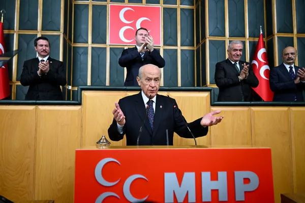 mhp-lideri-devlet-bahceliden-onemli-aciklamalar-mecliste-terorist-istemiyoruz-dem-partisi-icin-4-oneri-1703587930690.jpg MHP Lideri Devlet Bahçeli'den önemli açıklamalar: Meclis'te terörist istemiyoruz | DEM Partisi için 4 öneri - 7
