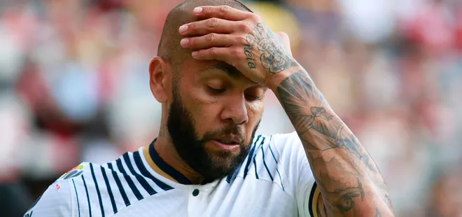 Cinsel saldırıyla suçlanan Dani Alves hakkında flaş karar! 12 yıl hapis cezası alma ihtimali var