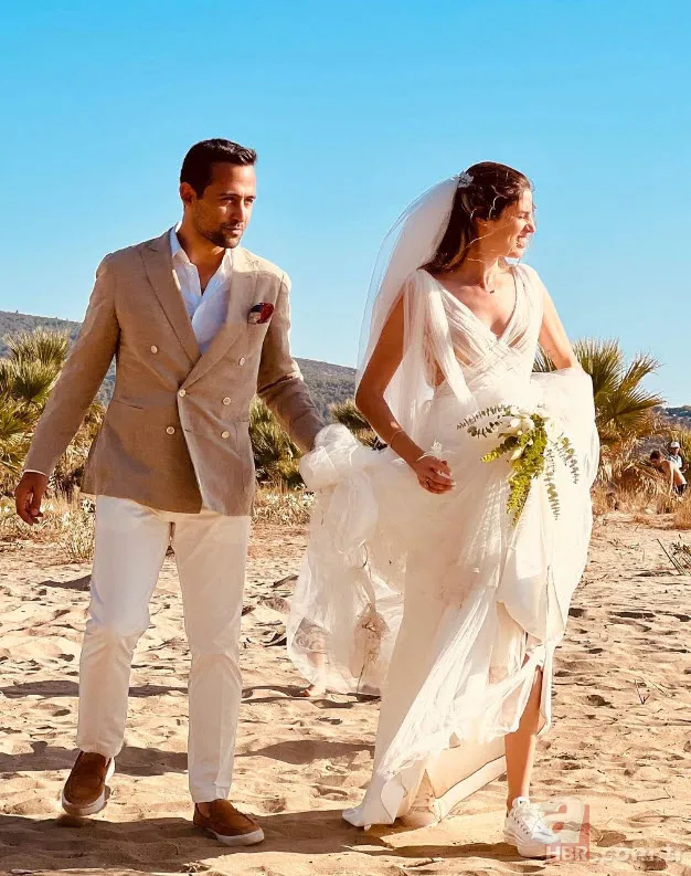 Mehmet Ali Erbil'in kızı Yasmin Erbil Survivor Yiğit Poyraz'ı paylaştı! Sevgilisiyle 14 Şubat öncesi... 16