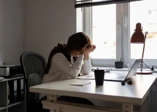 9-5 çalışanlar dikkat: Yavaş yavaş hasta ediyor! Sağlığınızı korumak için 4 altın alışkanlık