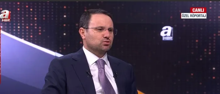 canli-yeni-adalet-bakani-akin-gurlek-a-haberde-1771010553939.jpg Yeni Adalet Bakanı Akın Gürlek A Haber’de açıkladı: 15 Bin kadro aldık atamalar başlayacak - 8