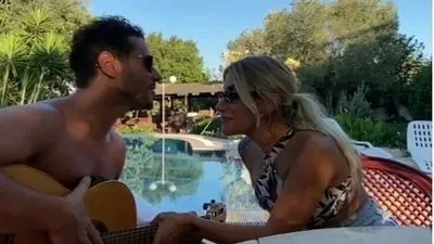 İrem Derici ve Cem Belevi’den romantik düet