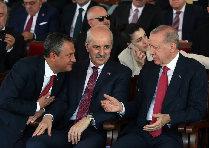 Başkan Erdoğan’dan KKTC’de dünyaya tarihi mesaj: Yine tek yüreğiz tek bileğiz