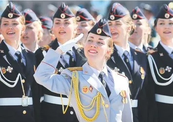 1 milyon Rus polis geliyor...