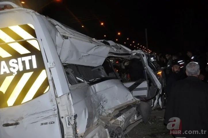 2 servis aracı zincirleme kazaya karıştı! Çok sayıda yaralı var