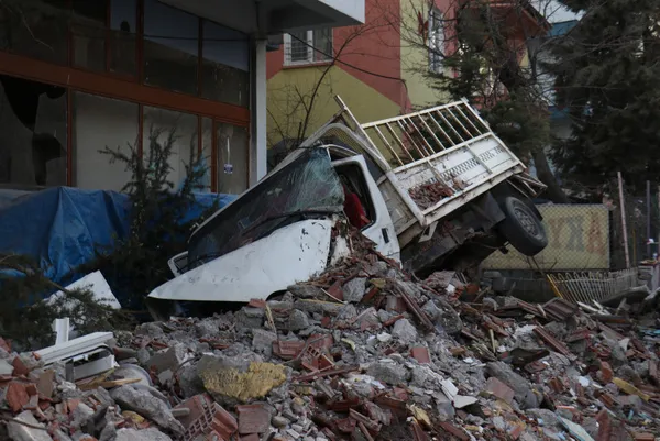 malatyada-korkutan-deprem-afad-buyuklugunu-41-olarak-duyurdu-son-depremler-1677553961368.jpg Malatya'da korkutan deprem! AFAD büyüklüğünü 4,1 olarak duyurdu | SON DEPREMLER - 7