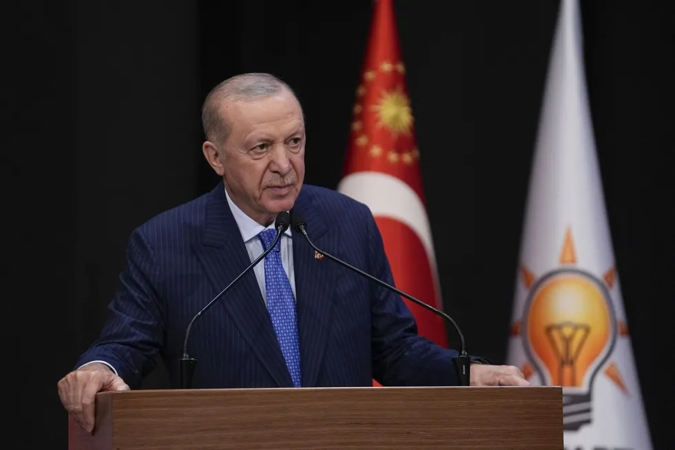 burcu-koksal-resmen-ak-partiye-gecti-baskan-erdogan-turkiye-merkezli-dusunenlere-kapimiz-acik-1778595831272.jpeg Burcu Köksal resmen AK Parti'ye geçti! Başkan Erdoğan: Türkiye merkezli düşünenlere kapımız açık - 1
