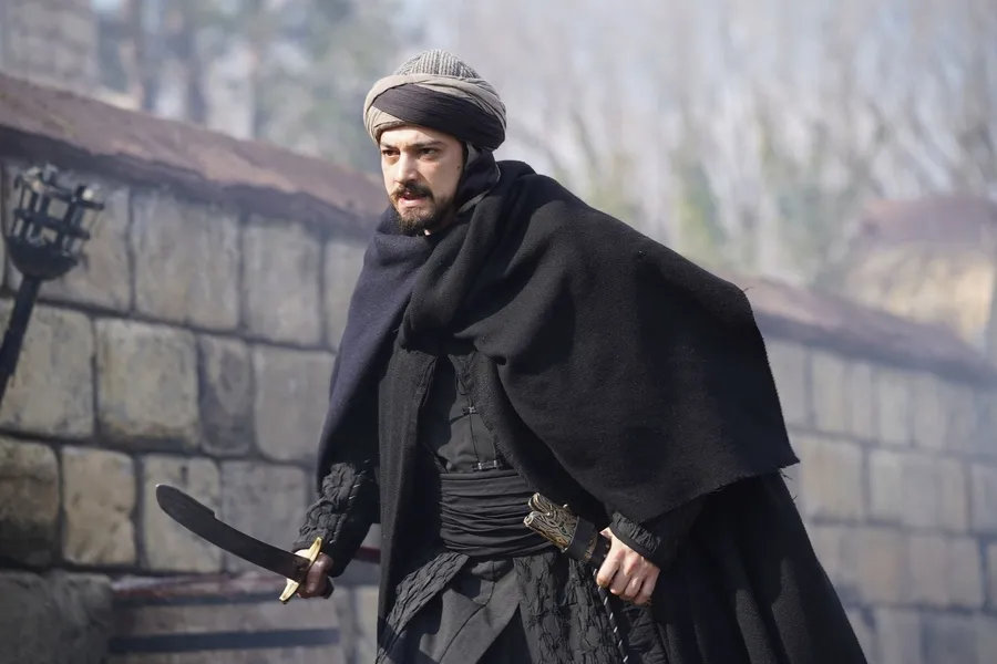 kurulus-orhanin-dev-kadrosu-baskentte-kulliyede-hayranlariyla-bulusuyorlar-1773467064211.jpg Kaynak: ATV