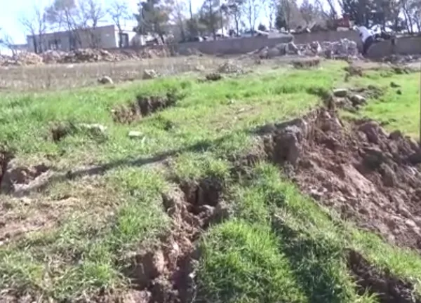 Asrın felaketinde fay hattının geçtiği yerler savaş yerini andırıyor - 2