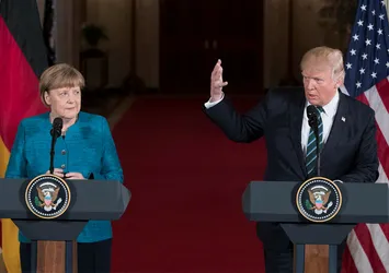 Trump'tan Merkel'e borçlarınızı ödeyin azarı!