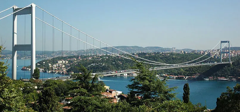 Boğaziçi Köprüsü'nde intihar girişimi