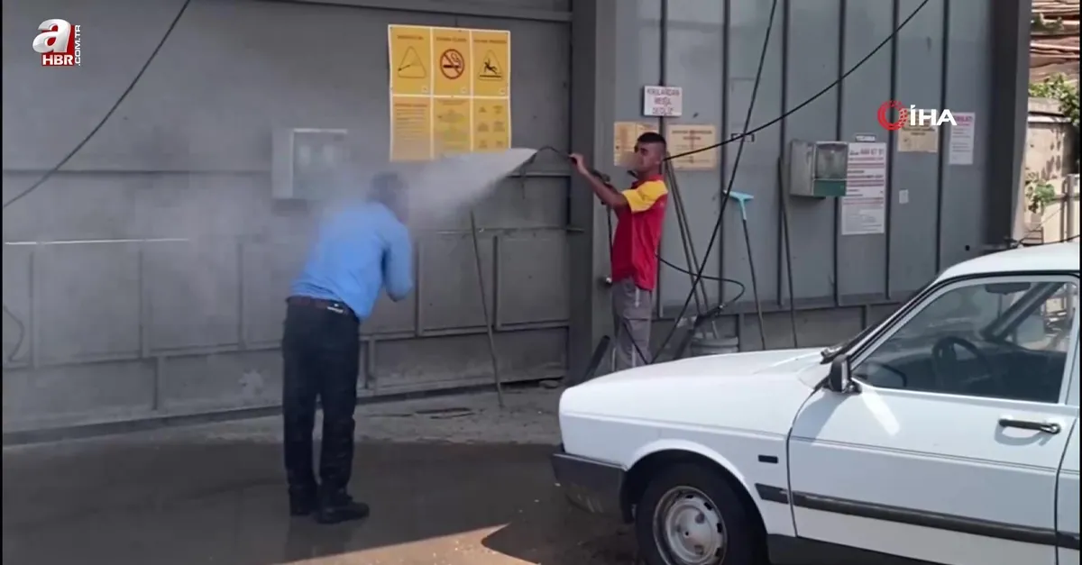 Serinlemek için oto yıkamaya gittiler!