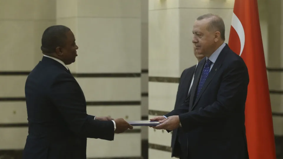 Akredite büyükelçilerden Başkan Erdoğan'a güven mektubu