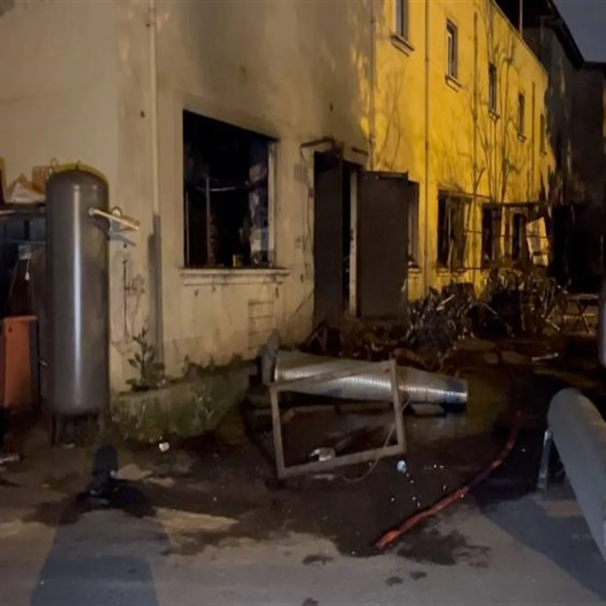 Metal fabrikasında tüp patlaması! 1'i ağır 3 yaralı