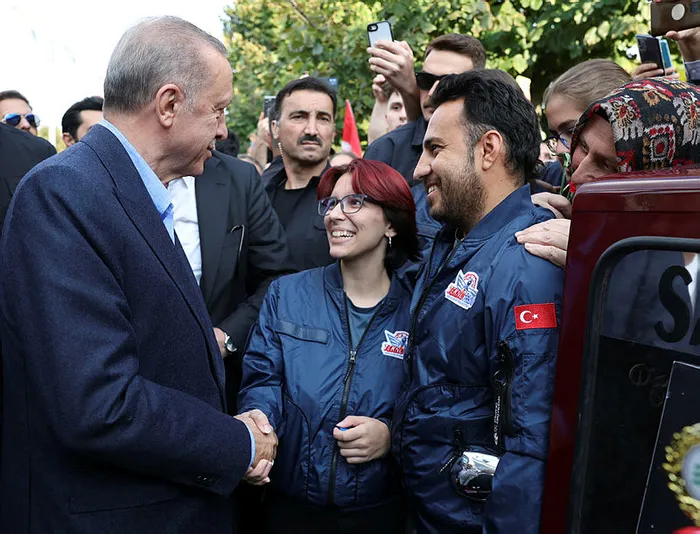 Başkan Recep Tayyip Erdoğan'dan Sakarya'da 6'lı masaya eleştiri! "El atına binen tez iner" - 1
