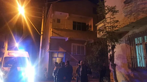 elektrikli-battaniye-dehseti-yangin-cikti-2-kisi-hastanelik-oldu-1701115975664.jpg Elektrikli battaniye dehşeti! Yangın çıktı 2 kişi hastanelik oldu - 3