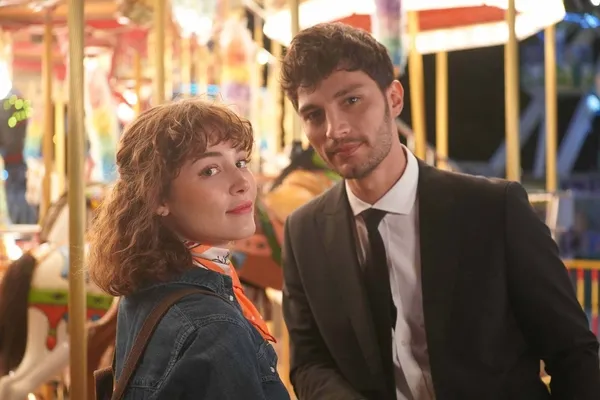 sirlarla-yuruyen-imkansiz-bir-ask-firuze-ve-kagan-sevmek-zamani-basliyor-1655383409591.jpg Sırlarla yürüyen imkansız bir aşk: Firuze ve Kağan! Sevmek Zamanı başlıyor - 3