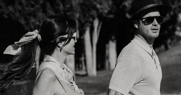 Resmen film karesi gibi Başak Dizer ve Kıvanç Tatlıtuğ’dan İtalya’da nostaljik pozlar