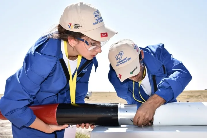 Tuz Gölüânde roket yarıÅları nefes kesti ile ilgili görsel sonucu