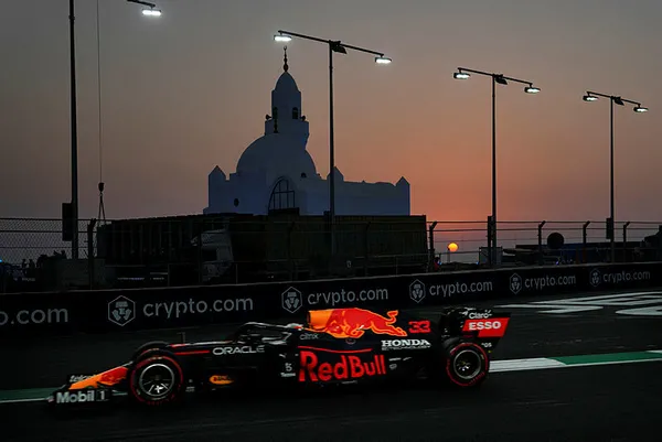 F1 canlı izleme yolları nelerdir? 5 Aralık Suudi Arabistan GP Formula 1 şifresiz canlı yayın var mı?