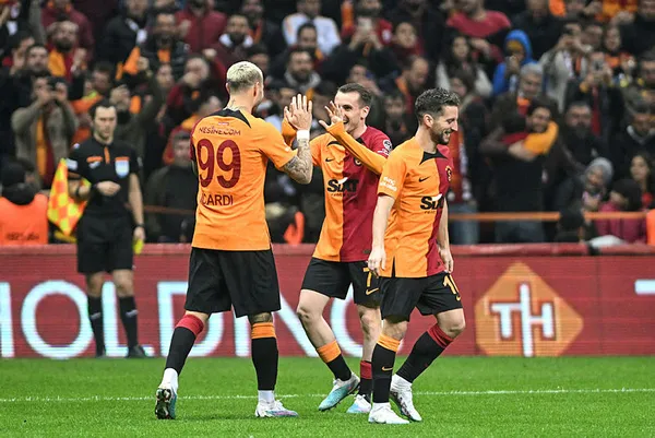 lider-aslan-kaldigi-yerden-devam-ediyor-galatasaray-2-1-antalyaspor-mac-sonucu-1674324428214.jpg Lider Aslan kaldığı yerden devam ediyor! Galatasaray 2-1 Antalyaspor (MAÇ SONUCU) - 1