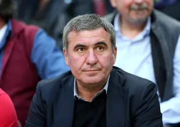 Hagi yeniden Galatasaray'a geliyor