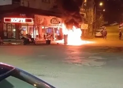 Park halindeki elektrikli bisiklet yandı