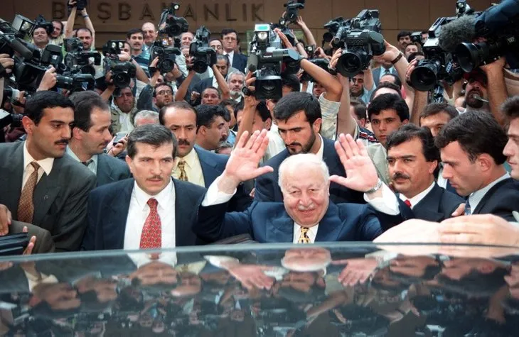 Necmettin Erbakan ölüm yıl dönümünde anılıyor!