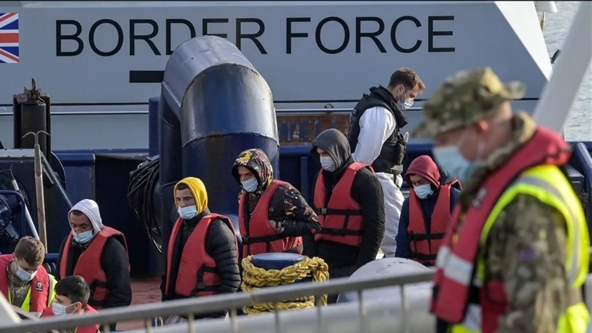 İngiltere'ye göç bir önceki yıla göre yarı yarıya azaldı