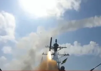 ABD İran'a ilk saldırı görüntülerini paylaştı