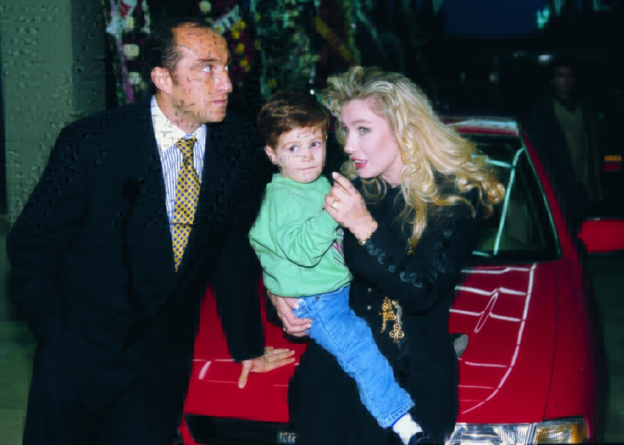 ogulcan-enginden-kardesine-nostaljik-kutlama-sinan-enginin-sir-gibi-sakladigi-kizi-1775033653909.jpg Seda Sayan ve Sinan Engin'in oğlu Oğulcan (eski fotoğraf)