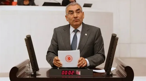 İYİ Parti'de istifa komedisi! Ankara Milletvekili Ayhan Altıntaş önce istifa etti ardından 'geri aldım' dedi - 1