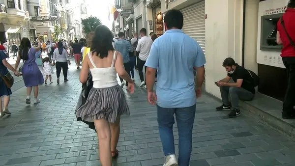 İstiklal Caddesi'nde genç kadını adım adım takip etmişti | O tacizci sapık için flaş karar... - 2