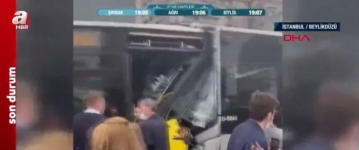 Son dakika: İstanbul’da 2 metrobüs kafa kafaya çarpıştı! İşte kazanın nedeni