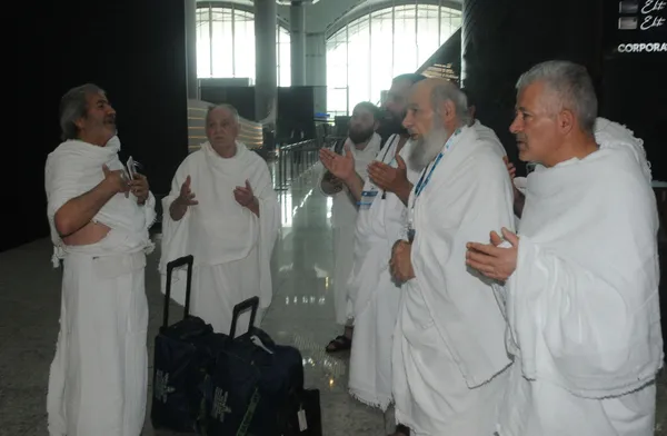 Vatandaşların umre heyecanı! 2 yıl sonra kutsal topraklara yolculuk